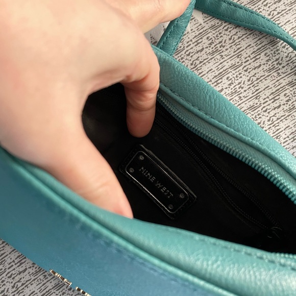 Nine Wear crossbody Purse - Picture 3 of 8